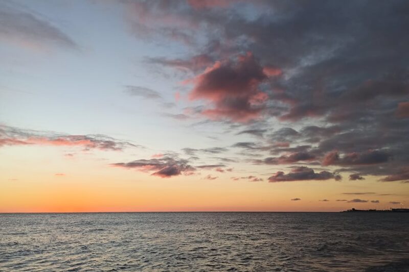 Високогірні панорамні точки Паттайя: захоплюючий вид на неонове сяйво міста