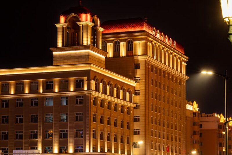 晚上芭堤雅漂浮市场：一种不同的旅游体验