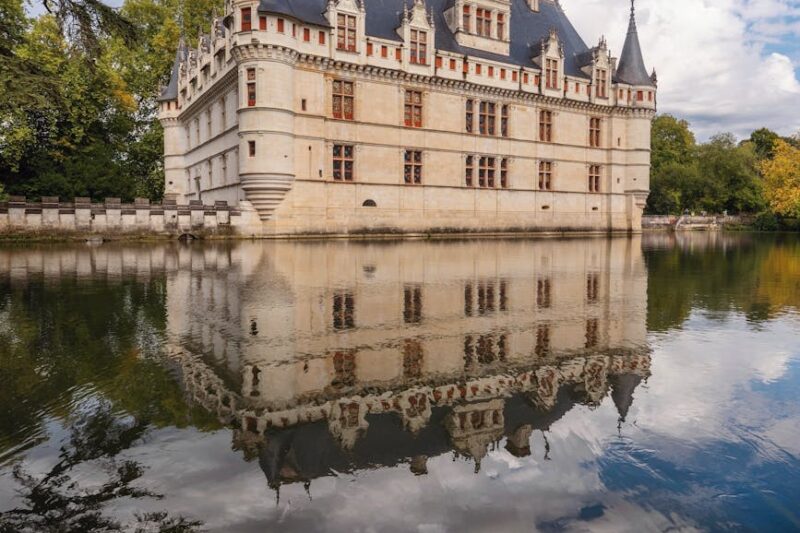 **Les Arnaques Courantes aux Boissons dans les Bars à Go-Go de Pattaya et Comment Les Détecter**
