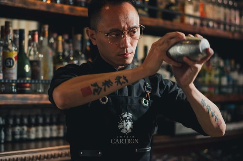 Tempat-tempat Terbaik untuk Menonton Orang di Jalan Berjalan Pattaya: Bar-bar Tenang Tanpa Musik Keras