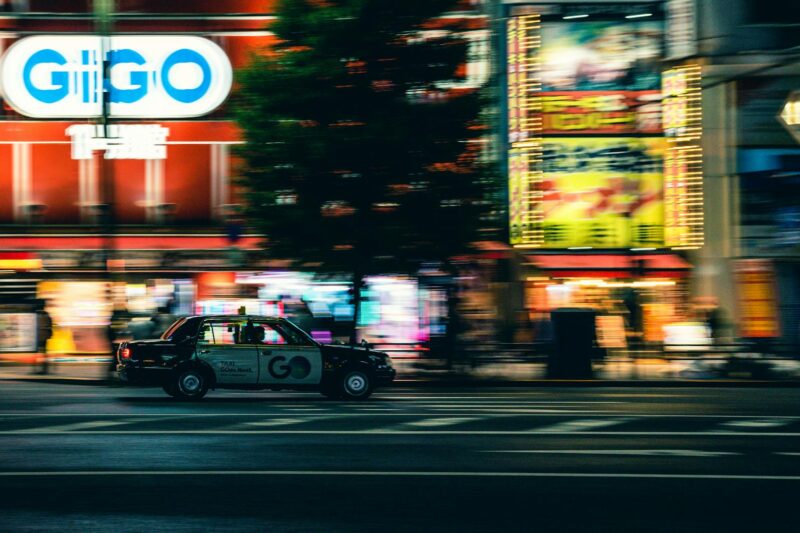 Pattaya Yürüyüş Sokağı’nda Gogo Barları: Tam Bir Etiket Kılavuzu