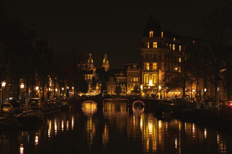 Best Night Photography Spots in Amsterdam for Beginners