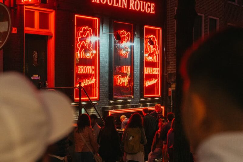 Best Red Light District Tours in Amsterdam for First-Time Visitors
